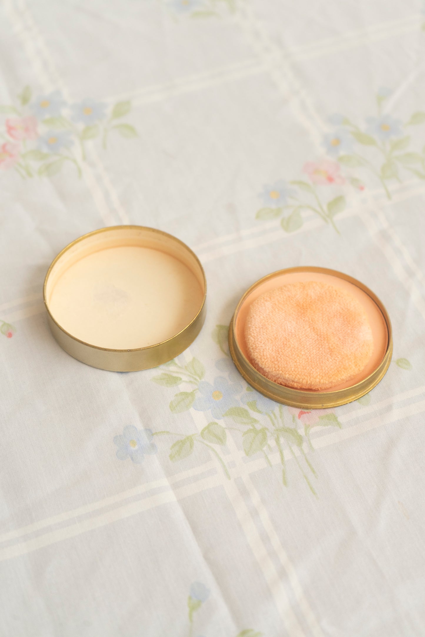 Vintage AVON Powder-Pak Pink Rose Blush Compact