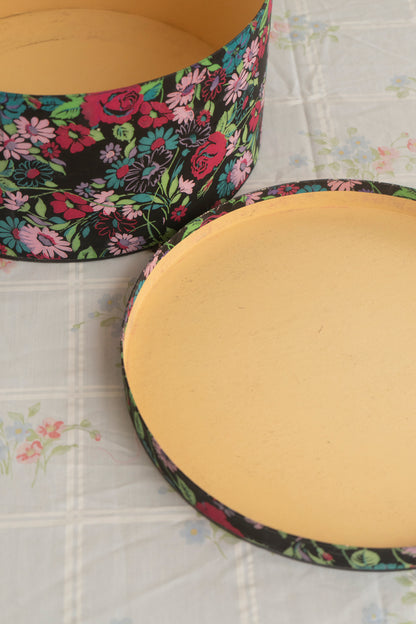 Vintage Shaw Hat Shop 14in Hat Box