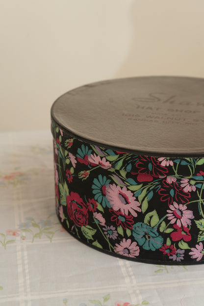 Vintage Shaw Hat Shop 11in Hat Box