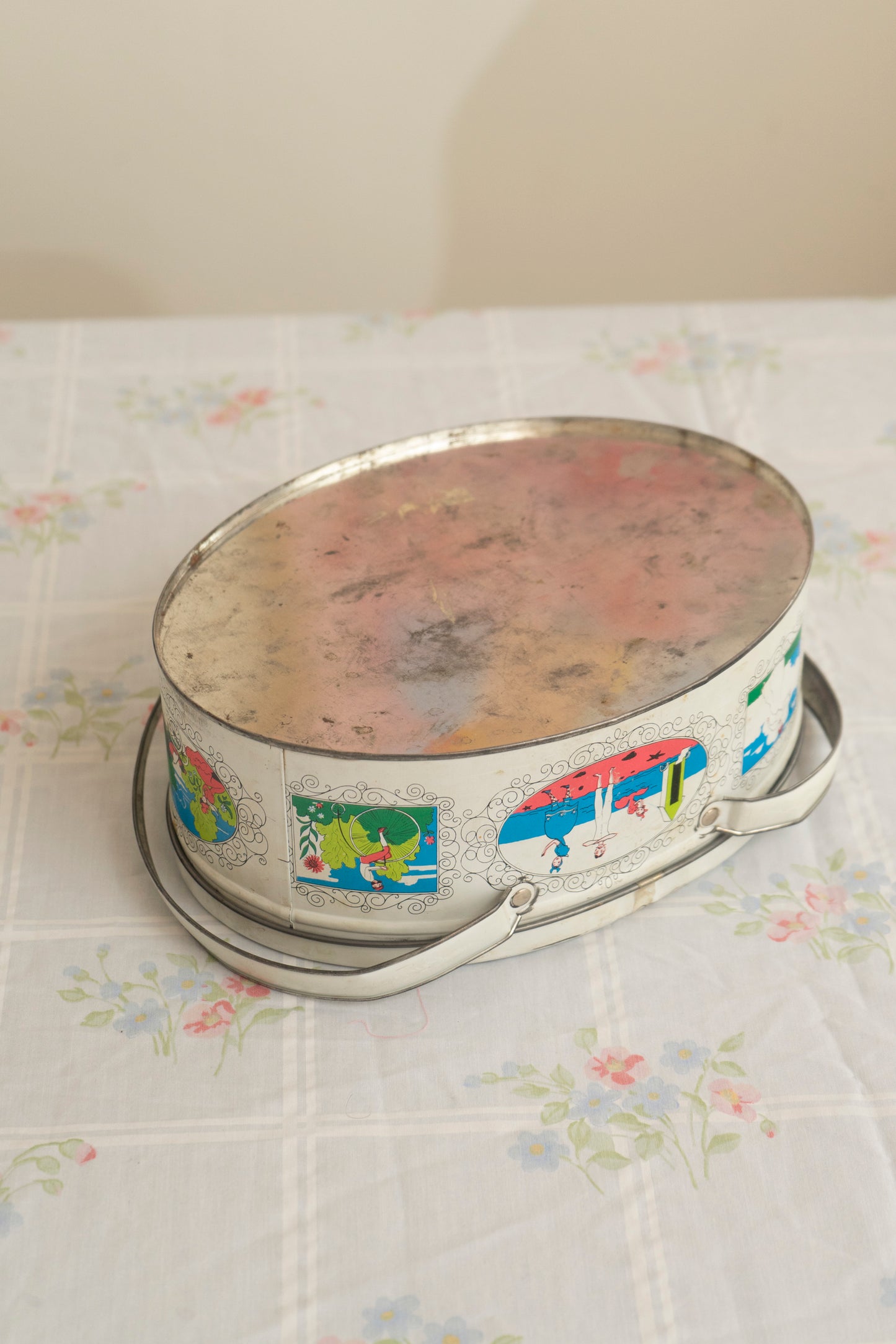 Vintage 1920 Victorian Storage Tin